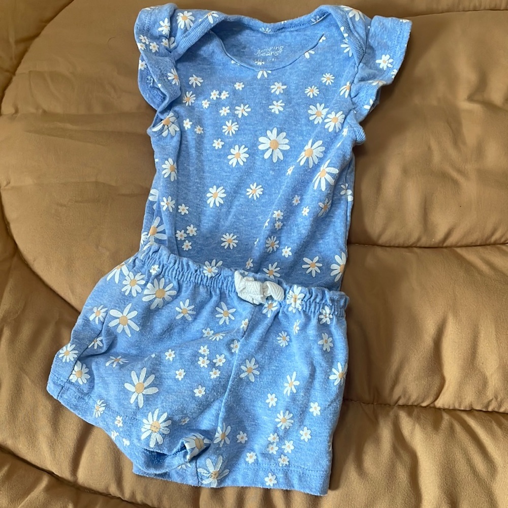 Jumping Beans two piece set 🤍💙